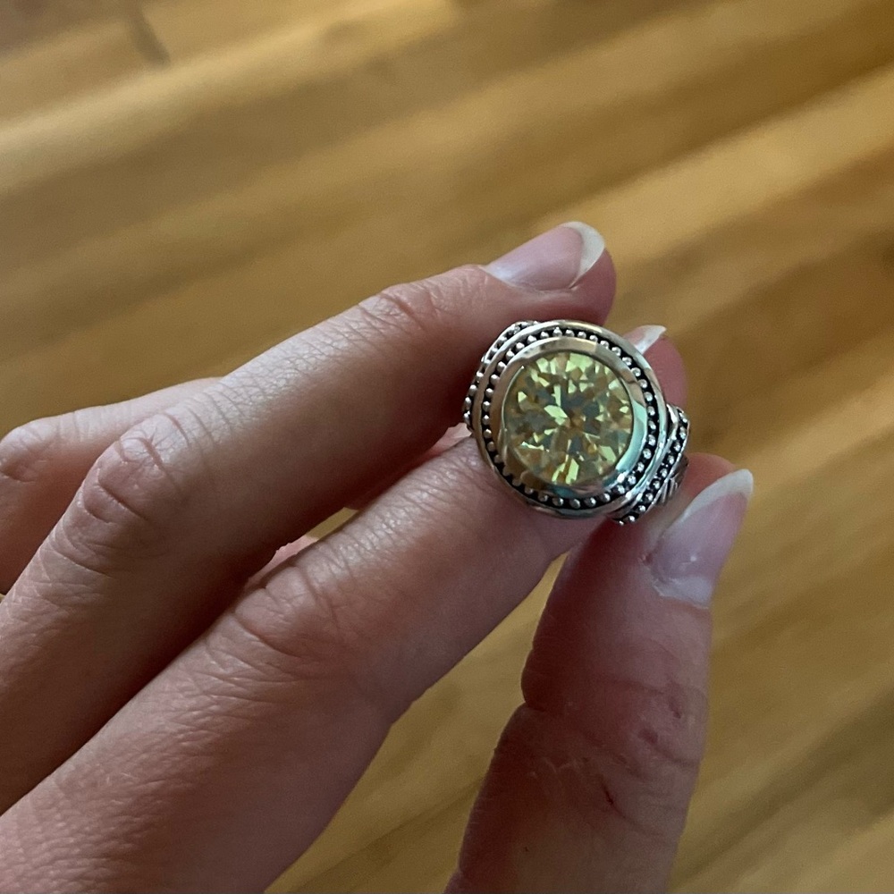 Premier Designs Gold and Silver Ring with Intricate Metalwork size 7/8